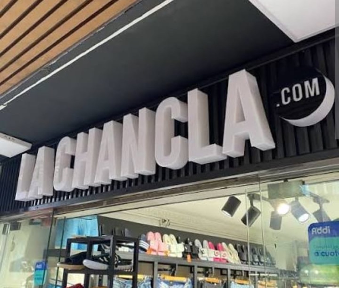 La Chancla.com - Letras corpóreas 3D