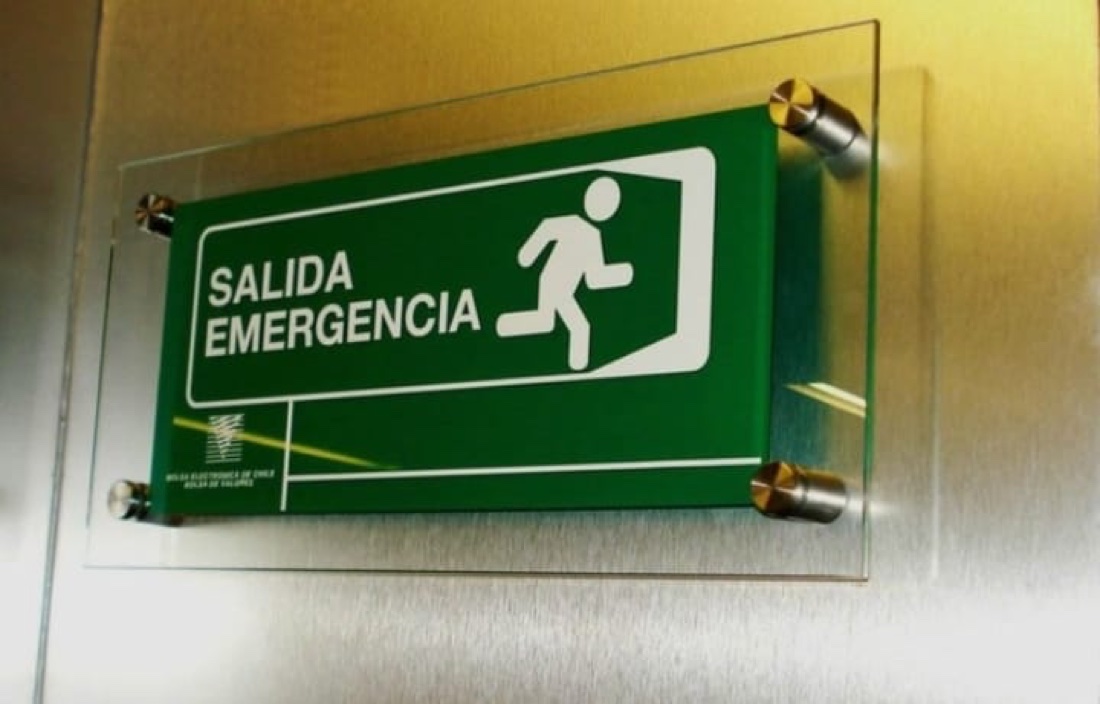Salida de emergencia - Señalética en vidrio